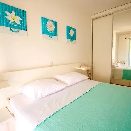 Apartament Ivis