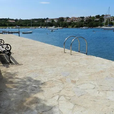 Ivis Apartment Vinkuran