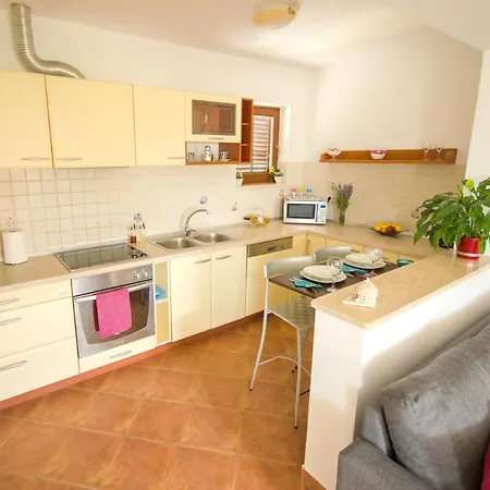 Apartman Ivis *